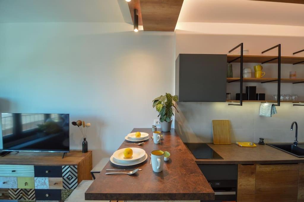 K District Apartment *